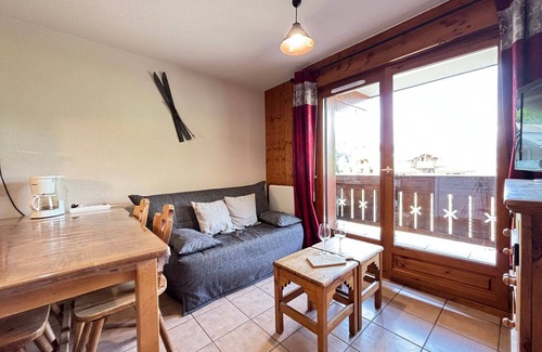 Flumet Apartment | Cozy apartment at the foot of the slopes with parking, for 4-6 people