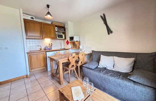 Flumet Apartment | Cozy apartment at the foot of the slopes with parking, for 4-6 people