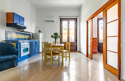 Borgo Vecchio Apartment | Cozy Apartment between Politeama and the Port