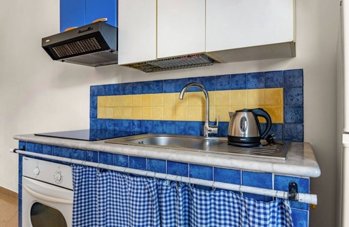 Borgo Vecchio Apartment | Cozy Apartment between Politeama and the Port