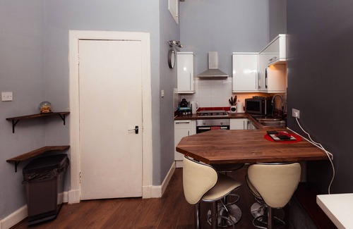 Gifford Apartment | Cozy Apartment by Holyrood Park and Palace!