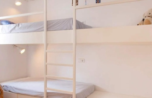 Santa Pola Apartment | Cozy apartment facing the sea
