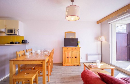 Peyragudes Apartment | Cozy apartment for 6 with balcony, parking, and slopes access