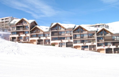 La Toussuire Apartment | Cozy apartment for 4 with south balcony in La Toussuire, near shops and slopes