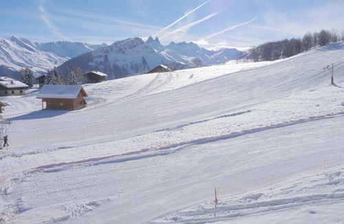 La Toussuire Apartment | Cozy apartment for 4 with south balcony in La Toussuire, near shops and slopes