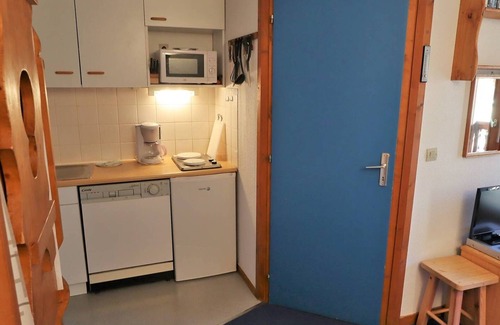 Areches Apartment | Cozy Apartment for 2-4 People, Central Location, Near Ski Slopes, Pool Access in Summer