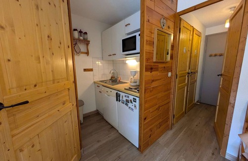 Areches Apartment | Cozy Apartment for 5, South-Facing, Central Village, Near Ski Lifts, Pool, WiFi