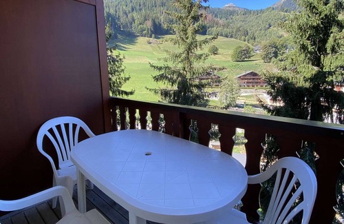 Areches Apartment | Cozy apartment 3-5 pers, pool, near slopes, village center
