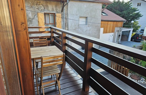 Bons-en-Chablais Apartment | Cozy apartment near train station, with balcony on quiet street