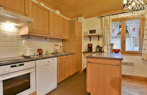 Le Chinaillon Apartment | Cozy apartment 50m from slopes, 4 people, balcony, parking, linens included