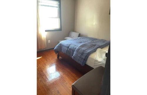 Queens Apartment | Cozy apartment in a quiet neighborhood
