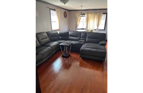 Queens Apartment | Cozy apartment in a quiet neighborhood