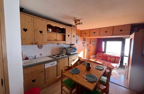 Avoriaz Apartment | Cozy Apartment in Avoriaz Village Center – Sleeps 4, Fully Equipped with Balcony