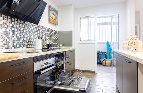 La Caleta Apartment | Cozy Apartment in Central Málaga, Close to Sancha Beach