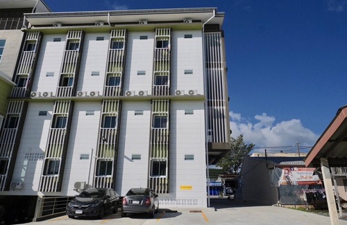 Talat Nuea Apartment | Cozy apartment in charming Wichit with fitness room, WiFi, AC