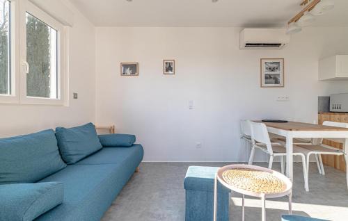 Coupvray Apartment | Cozy Apartment In Coupvray With Wifi