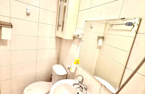 Jangchung-dong Apartment | Cozy apartment in enchanting Seoul with AC, WiFi, heating, Kitched, TV, etc