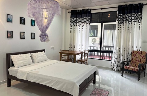 Weligama Apartment | Cozy apartment in enjoyable Mirissa with WiFi, AC