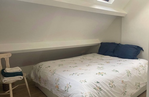 Eernegem Apartment | Cozy apartment in fantastic Oostende with WiFi, AC