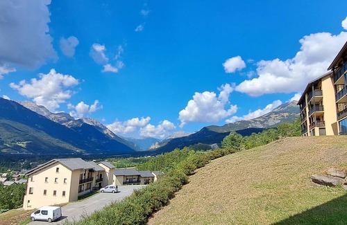 Barcelonnette Apartment | Cozy apartment in Barcelonnette, 4 pers, balcony, TV, equipped kitchen