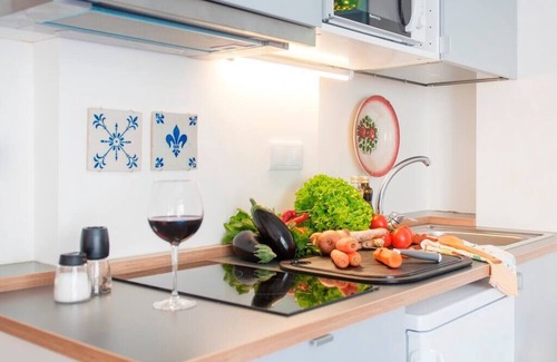 Baixa Apartment | Cozy Apartment in Historical Lisbon by COZYSTAYS 4/5