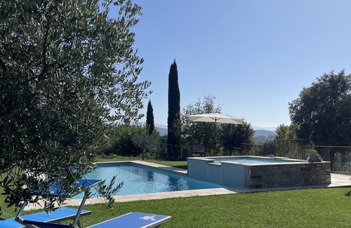 Fratta Apartment | Cozy apartment in a villa with pool surrounded by olive trees in Todi- Leccio