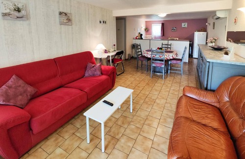 Loupian Apartment | Cozy apartment in Loupian with WiFi