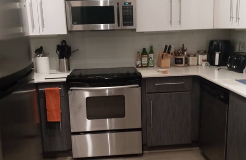 SoNo Apartment | Cozy apartment in Midtown Atlanta Parking space view pool table spacious & clean