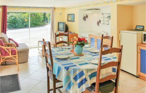 Muzillac Apartment | Cozy Apartment In Muzillac With Wifi
