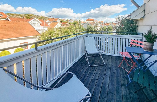 Skaerhamn Apartment | Cozy apartment in Skärhamn with WiFi