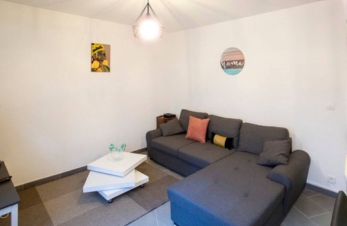 Centre Ville Other | Cozy apartment in the center of Pau. 6 travelers.