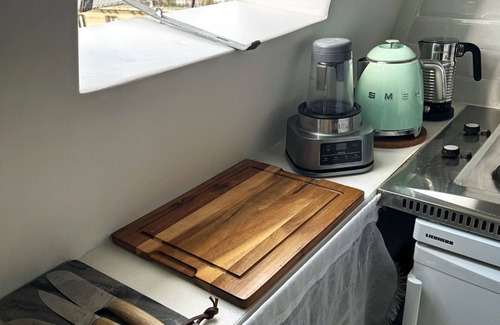 Ternes Apartment | Cozy Apartment in the Heart of Paris 17th