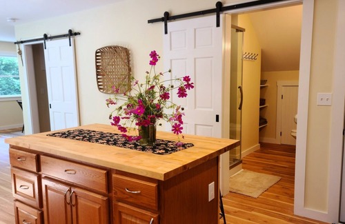 Shawmut Apartment | Cozy Apartment In The Woods