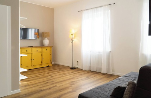 Palombina Nuova Apartment | Cozy apartment in Torrette area, small condominium, few km from Ancona