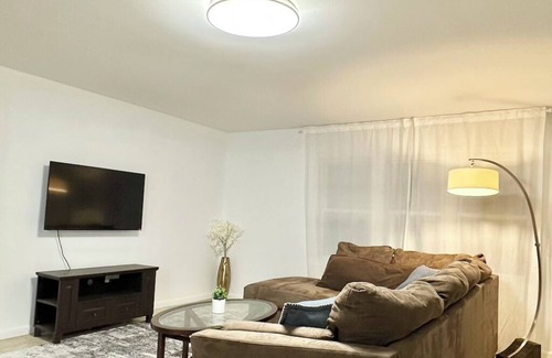 North Bergen Apartment | Cozy Apartment in North Bergen Close to NYC With FREE PARKING