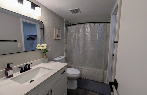 Oklahoma City Apartment | Cozy apartment in charming Oklahoma City with AC, WiFi