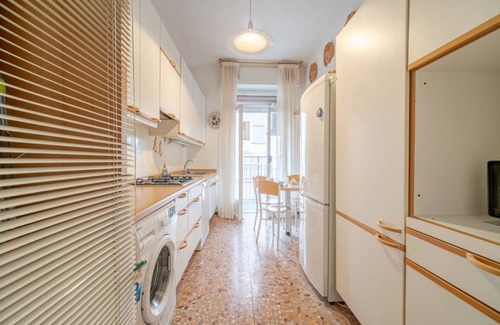Cavi Apartment | Cozy apartment is located in a strategic position to visit the renowned Ligurian Riviera, suitable for families or groups of friends. Convenient for visiting the nearby towns of the Gulf of Tigullio, such as Chiavari, Santa Margherita and Portofino up to