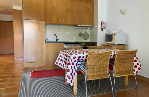 Telheiro Condo | Cozy apartment near the beach!