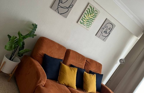 Leon XIII-Los Naranjos Apartment | Cozy Apartment Next to Center