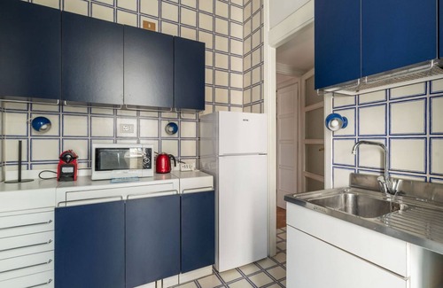 Quartiere III Pinciano Apartment | Cozy apartment of 90 sqm, can accommodate up to 5 people, located on the second floor of a building with a lift (NOT suitable for disabled people - 6 steps to access). The accommodation is located near one of the venues of the Sapienza University of Rome