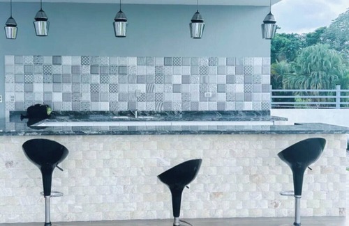 Pantoja Apartment | Cozy Apartment, Pool & Gym near the US Embassy