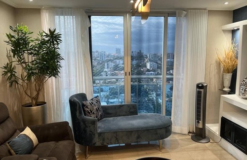 San Geronimo Apartment | Cozy apartment with beautiful view of the city, 19th floor.