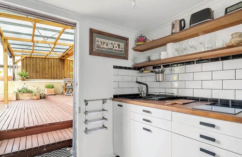 Woolloomooloo Apartment | Cozy Apartment w/Terrace Close to City Center