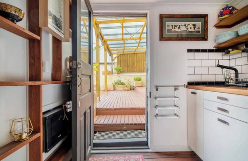 Woolloomooloo Apartment | Cozy Apartment w/Terrace Close to City Center
