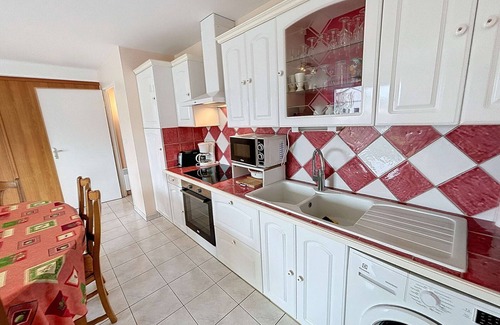 Jullouville Apartment | Cozy Apartment with Private Parking, 250m to Beach, Near Mont Saint-Michel