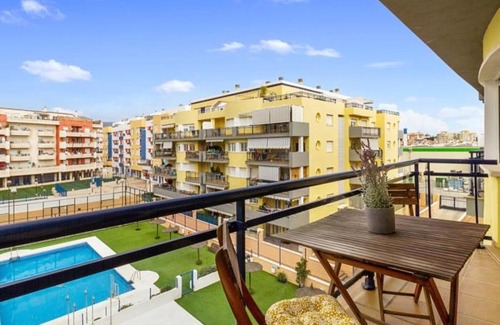 Las Lagunas Apartment | Cozy apartment with parking and pool in Mijas
