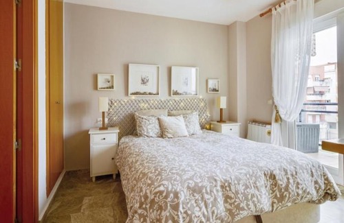 Las Lagunas Apartment | Cozy apartment with parking and pool in Mijas