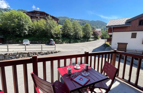 Flumet Apartment | Cozy apartment with pool, pets allowed and parking in Flumet