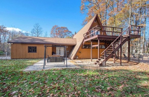 Lake Michigan Beach House | Cozy Apline Cottage-perfect getaway for year-round fun