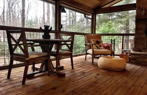 Suches Cabin | Cozy Appalachian Trail Cabin - Woody Gap & Blood Mountain in Suches, GA